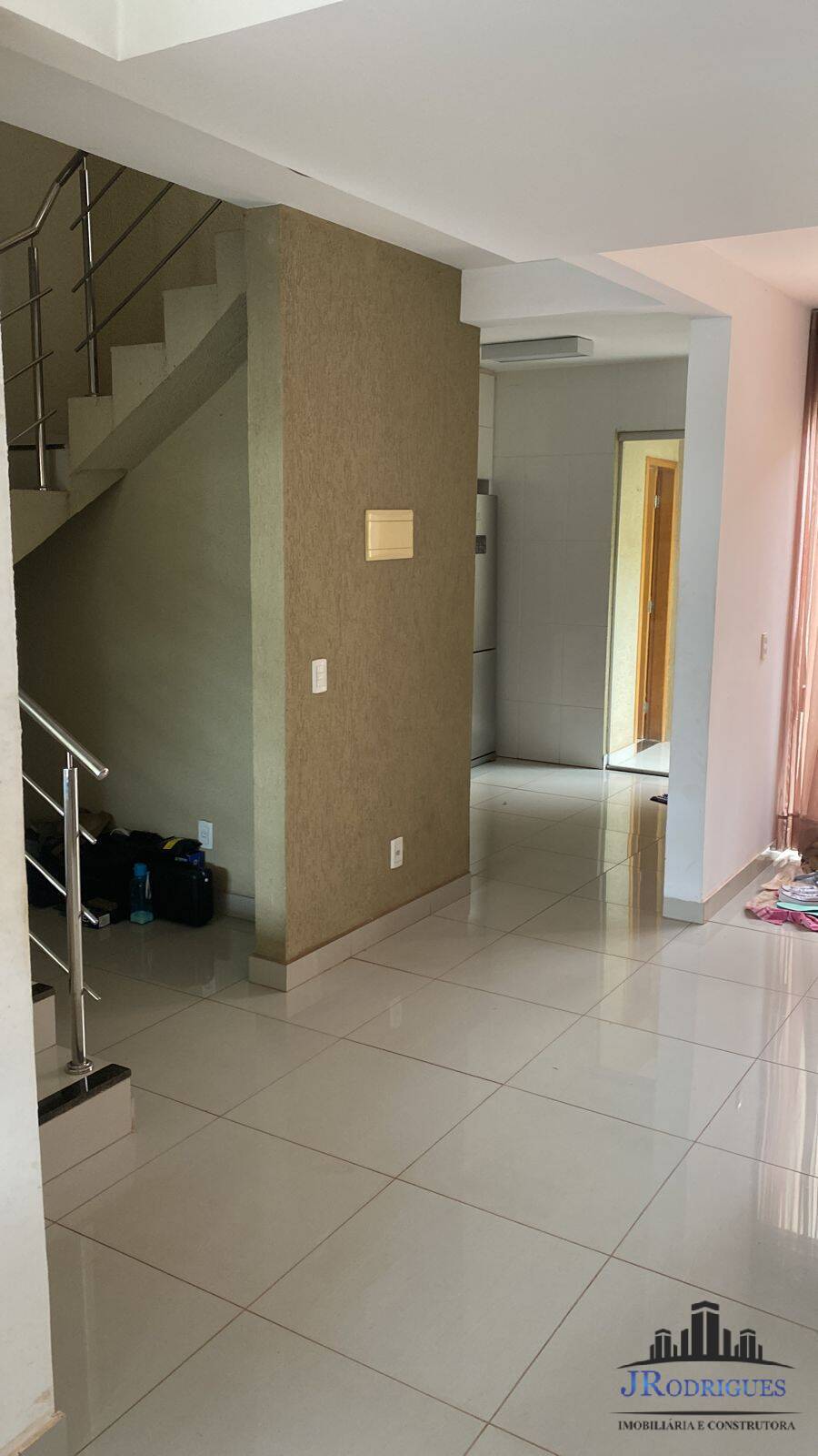 Casa à venda com 3 quartos, 185m² - Foto 1